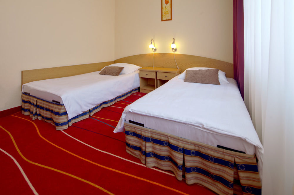 Aramis Hotel *